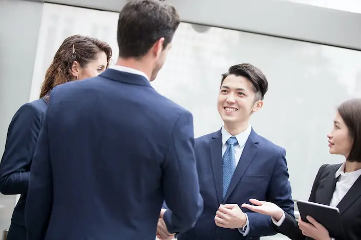 اجتماع لتأسيس شركة في الصين